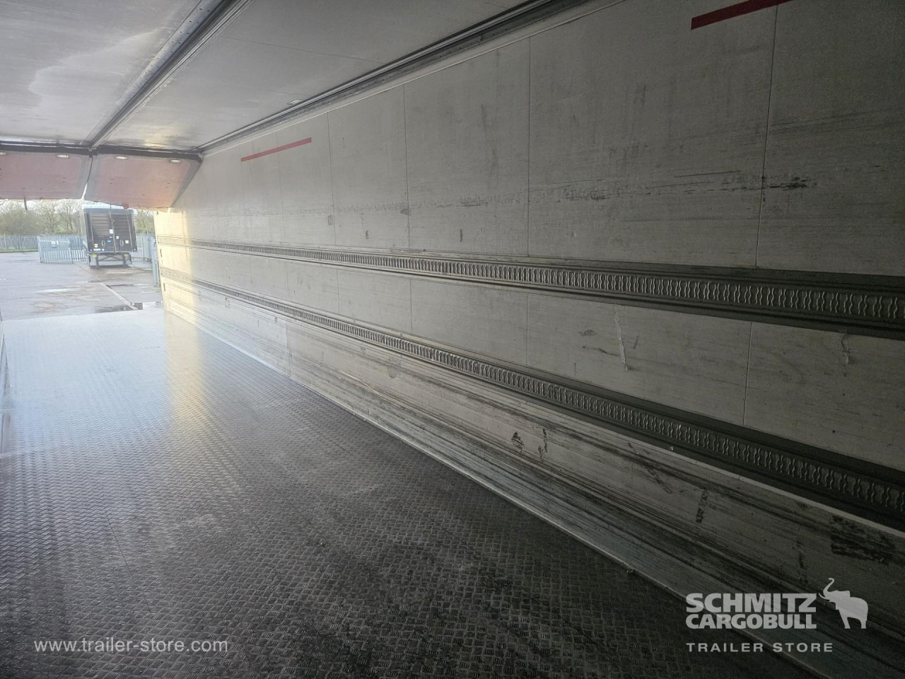 SCHMITZ Reefer Multitemp Taillift - Semi-reboque isotérmico: foto 4 SCHMITZ Reefer Multitemp Taillift - Semi-reboque isotérmico: foto 4