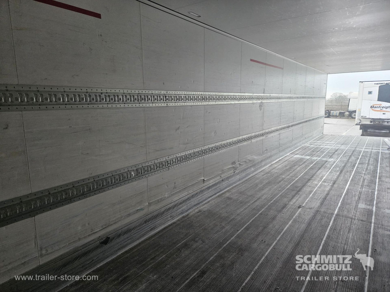 SCHMITZ Reefer Standard - Semi-reboque isotérmico: foto 4 SCHMITZ Reefer Standard - Semi-reboque isotérmico: foto 4
