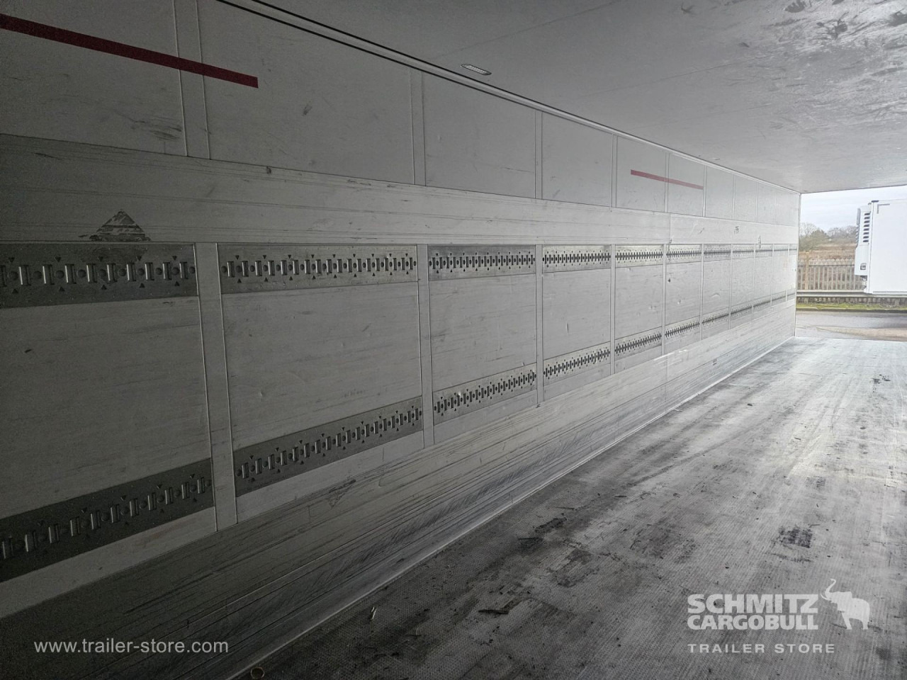 SCHMITZ Reefer Standard - Semi-reboque isotérmico: foto 3 SCHMITZ Reefer Standard - Semi-reboque isotérmico: foto 3