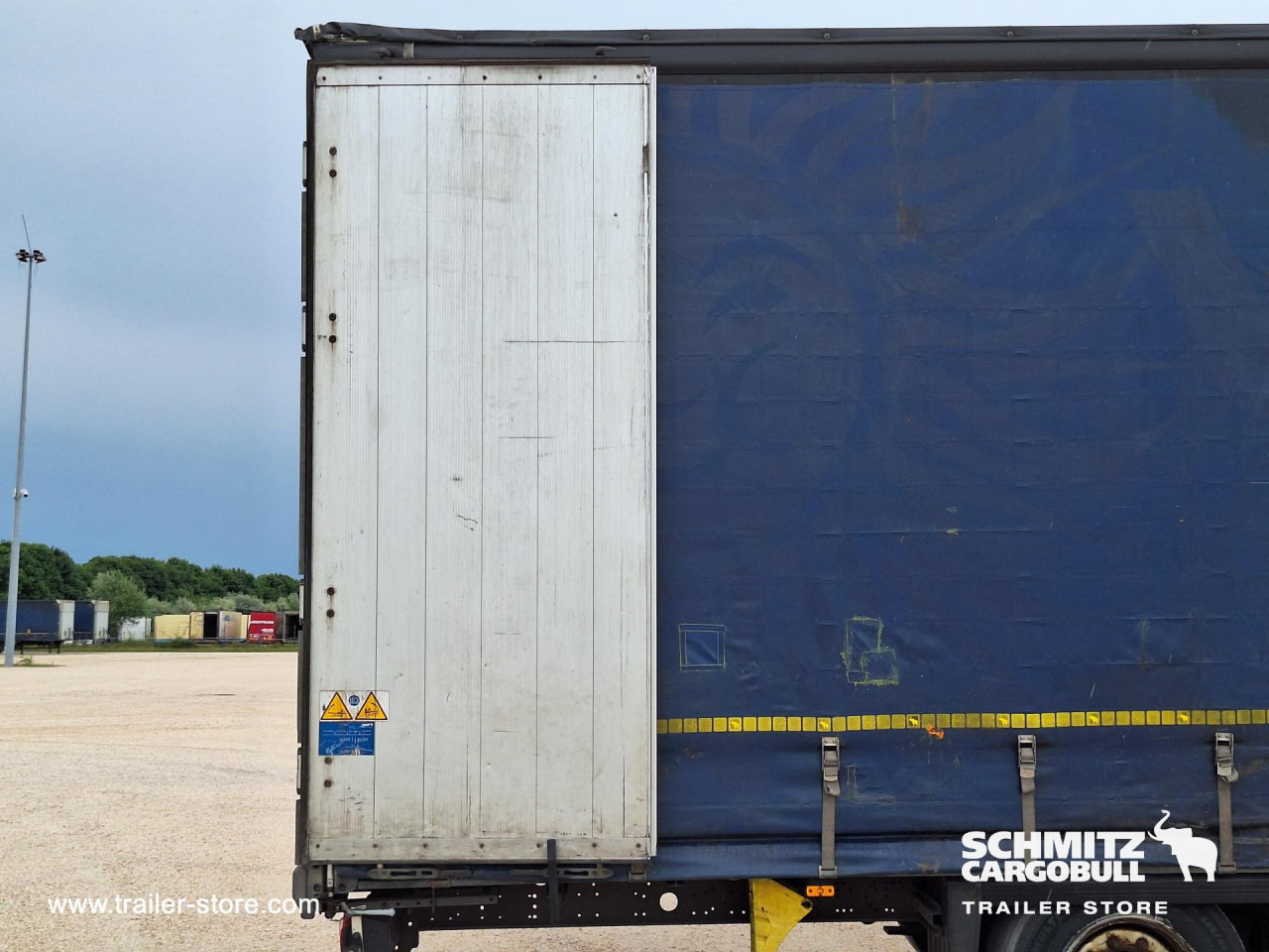 SCHMITZ Curtainsider Mega - Semi-reboque de lona: foto 3 SCHMITZ Curtainsider Mega - Semi-reboque de lona: foto 3