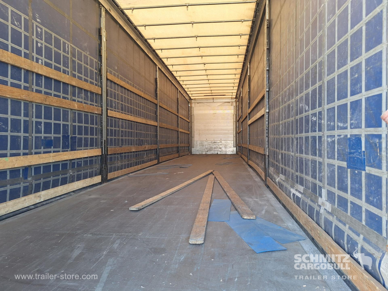 SCHMITZ Curtainsider Mega - Semi-reboque de lona: foto 3 SCHMITZ Curtainsider Mega - Semi-reboque de lona: foto 3