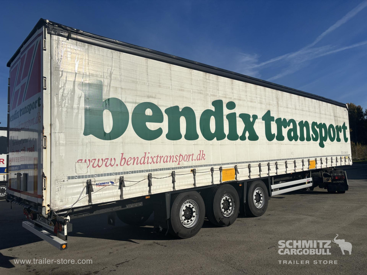 SCHMITZ Curtainsider Standard - Semi-reboque de lona: foto 1 SCHMITZ Curtainsider Standard - Semi-reboque de lona: foto 1