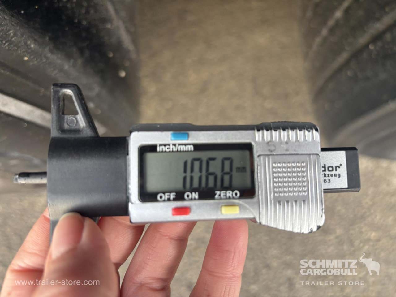 SCHMITZ Curtainsider Standard - Semi-reboque de lona: foto 3 SCHMITZ Curtainsider Standard - Semi-reboque de lona: foto 3