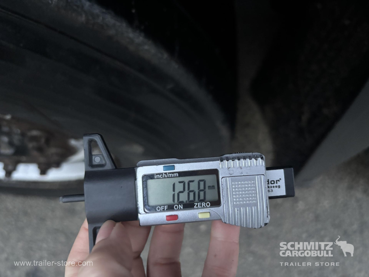 SCHMITZ Curtainsider Standard - Semi-reboque de lona: foto 3 SCHMITZ Curtainsider Standard - Semi-reboque de lona: foto 3