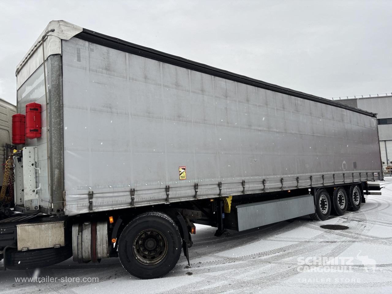 Semi-reboque de lona SCHMITZ Curtainsider Standard: foto 8 Semi-reboque de lona SCHMITZ Curtainsider Standard: foto 8