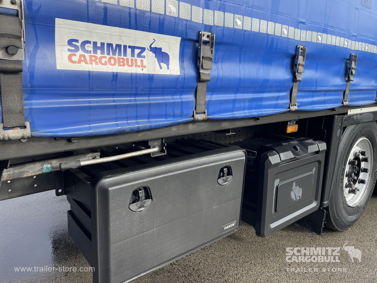 SCHMITZ Curtainsider Standard - Semi-reboque de lona: foto 2 SCHMITZ Curtainsider Standard - Semi-reboque de lona: foto 2