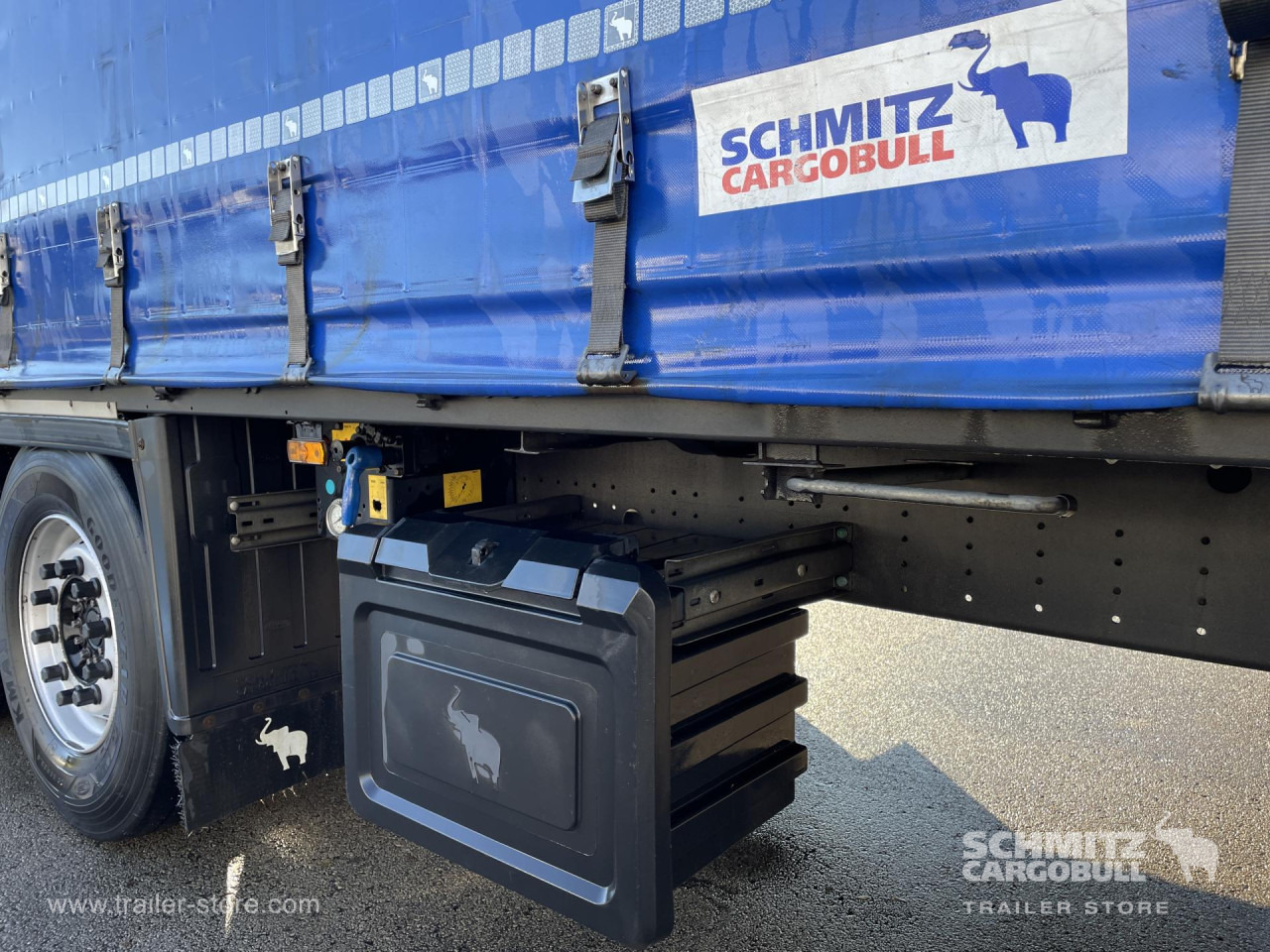 SCHMITZ Curtainsider Standard - Semi-reboque de lona: foto 3 SCHMITZ Curtainsider Standard - Semi-reboque de lona: foto 3