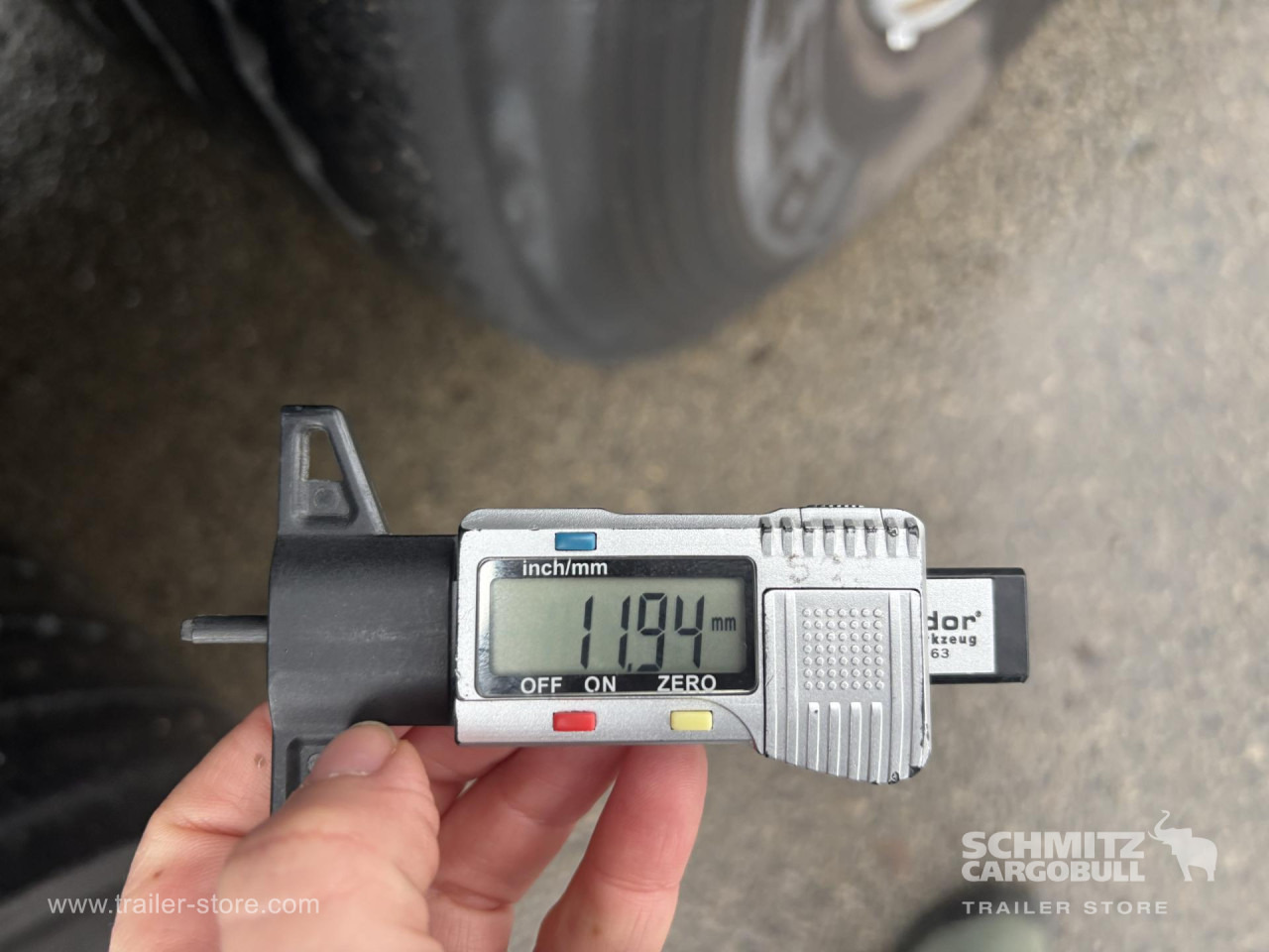 SCHMITZ Curtainsider Standard - Semi-reboque de lona: foto 4 SCHMITZ Curtainsider Standard - Semi-reboque de lona: foto 4