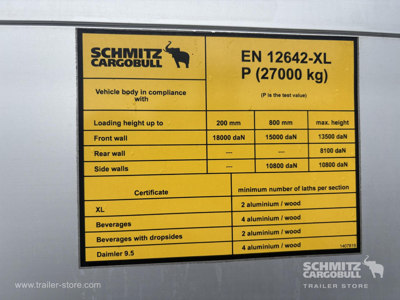 SCHMITZ Curtainsider Standard - Semi-reboque de lona: foto 3 SCHMITZ Curtainsider Standard - Semi-reboque de lona: foto 3