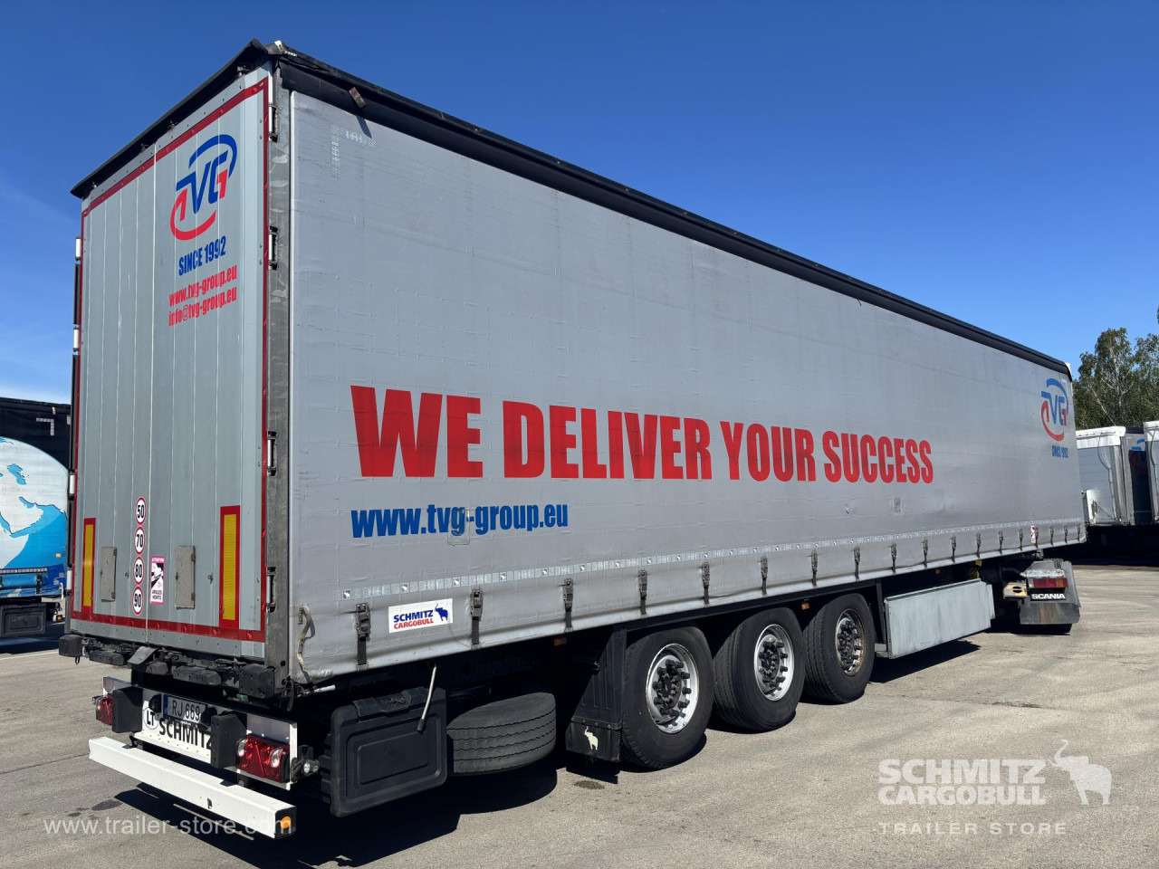 SCHMITZ Curtainsider Standard - Semi-reboque de lona: foto 1 SCHMITZ Curtainsider Standard - Semi-reboque de lona: foto 1