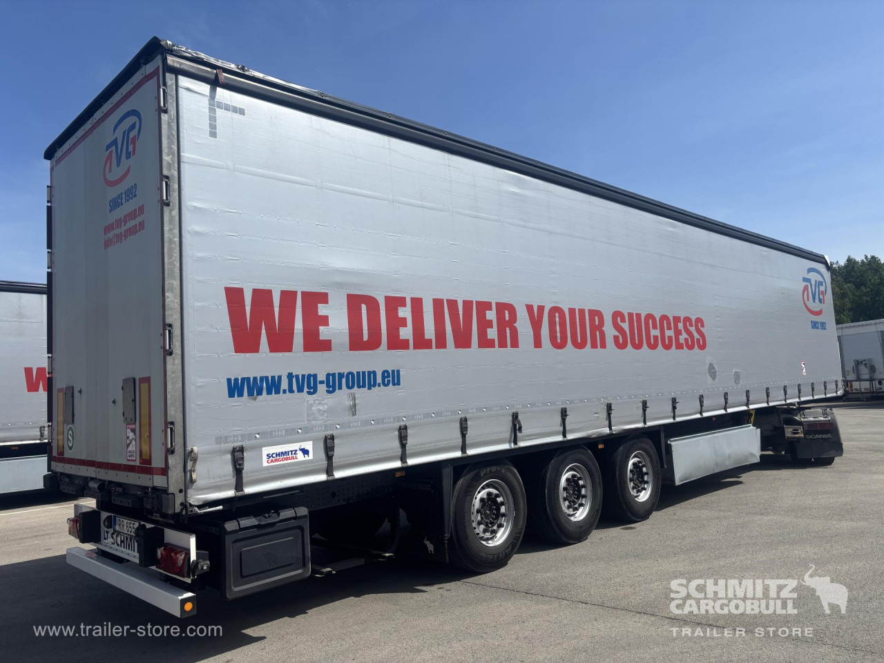 SCHMITZ Curtainsider Standard - Semi-reboque de lona: foto 1 SCHMITZ Curtainsider Standard - Semi-reboque de lona: foto 1