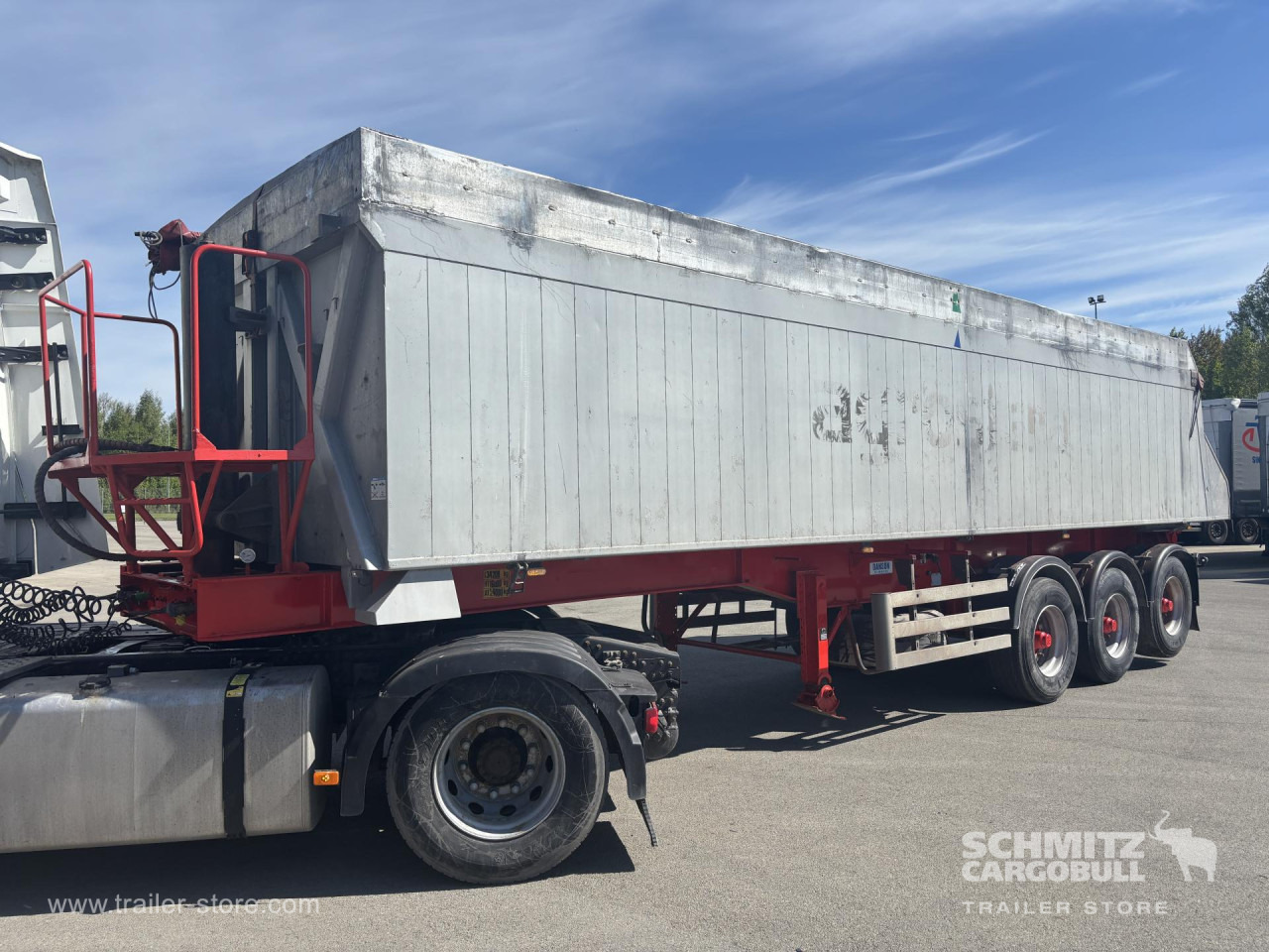 Tipper Alu-square sided body 40m³ - Semi-reboque basculante: foto 5 Tipper Alu-square sided body 40m³ - Semi-reboque basculante: foto 5