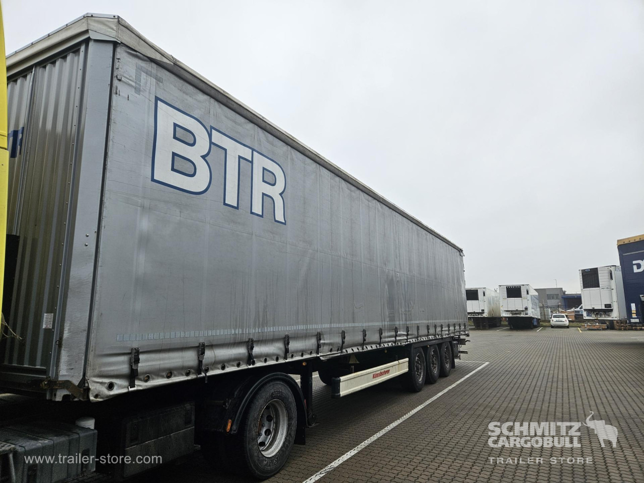 KAESSBOHRER Curtainsider Standard - Semi-reboque de lona: foto 3 KAESSBOHRER Curtainsider Standard - Semi-reboque de lona: foto 3
