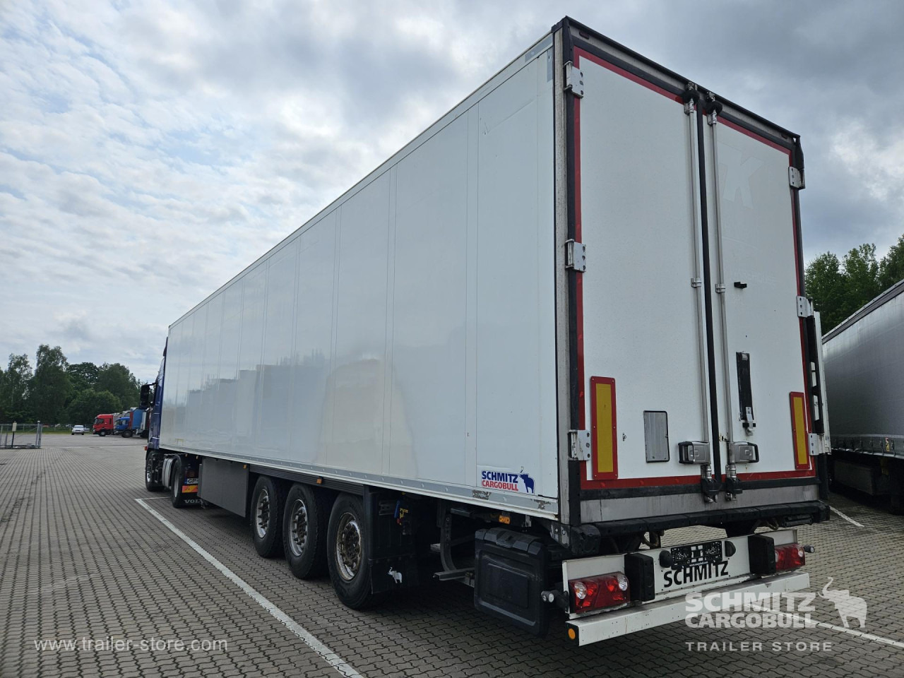 SCHMITZ Reefer Standard Double deck - Semi-reboque isotérmico: foto 2 SCHMITZ Reefer Standard Double deck - Semi-reboque isotérmico: foto 2