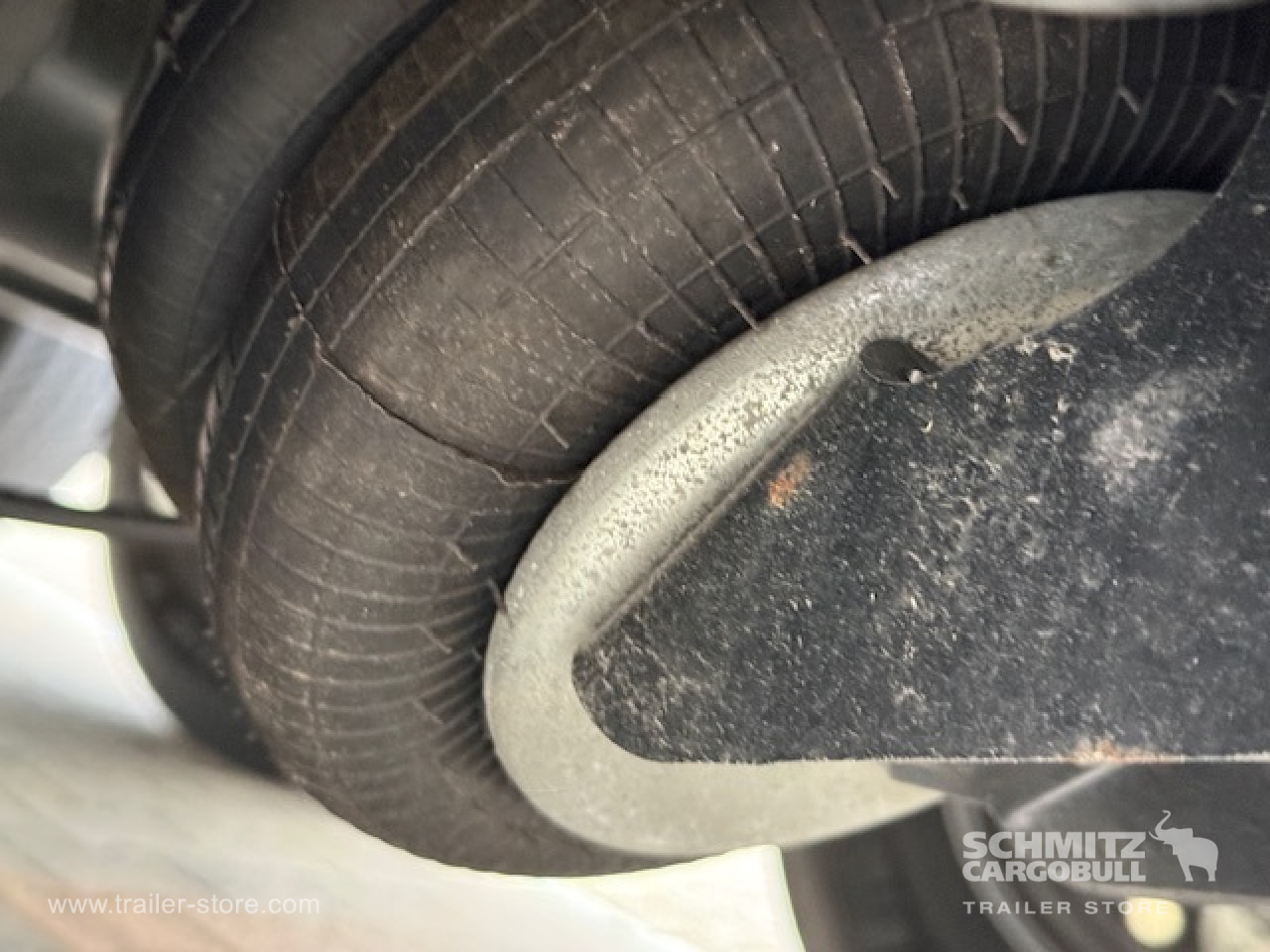 SCHMITZ Oplegger Vries Standard - Semi-reboque isotérmico: foto 3 SCHMITZ Oplegger Vries Standard - Semi-reboque isotérmico: foto 3