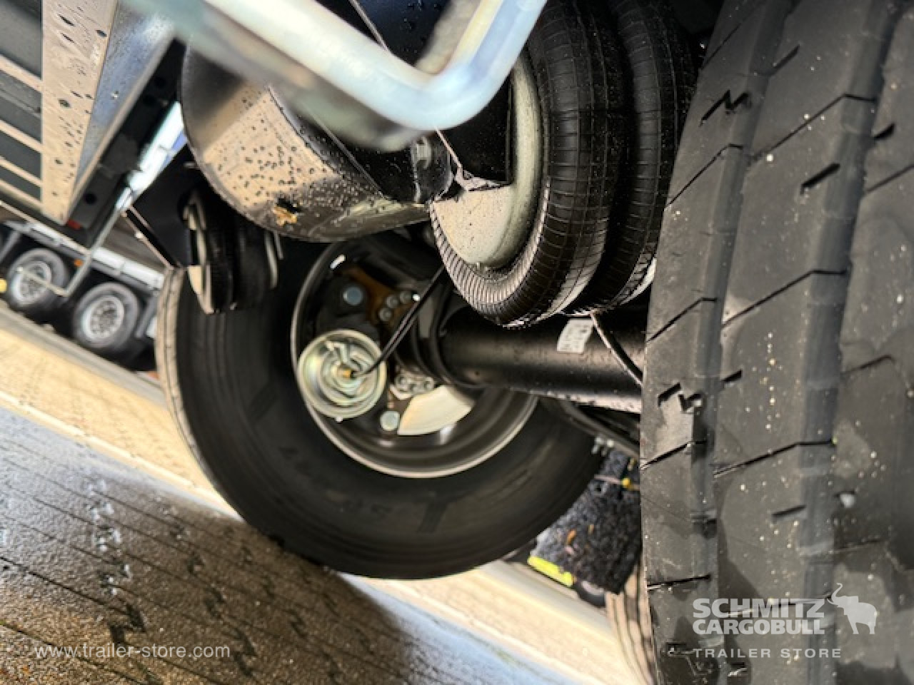 SCHMITZ Oplegger Vries Standard - Semi-reboque isotérmico: foto 3 SCHMITZ Oplegger Vries Standard - Semi-reboque isotérmico: foto 3