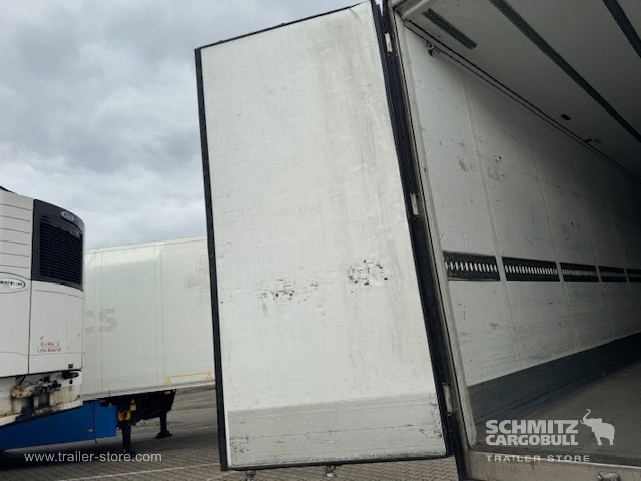 SCHMITZ Oplegger Vries Standard - Semi-reboque isotérmico: foto 3 SCHMITZ Oplegger Vries Standard - Semi-reboque isotérmico: foto 3