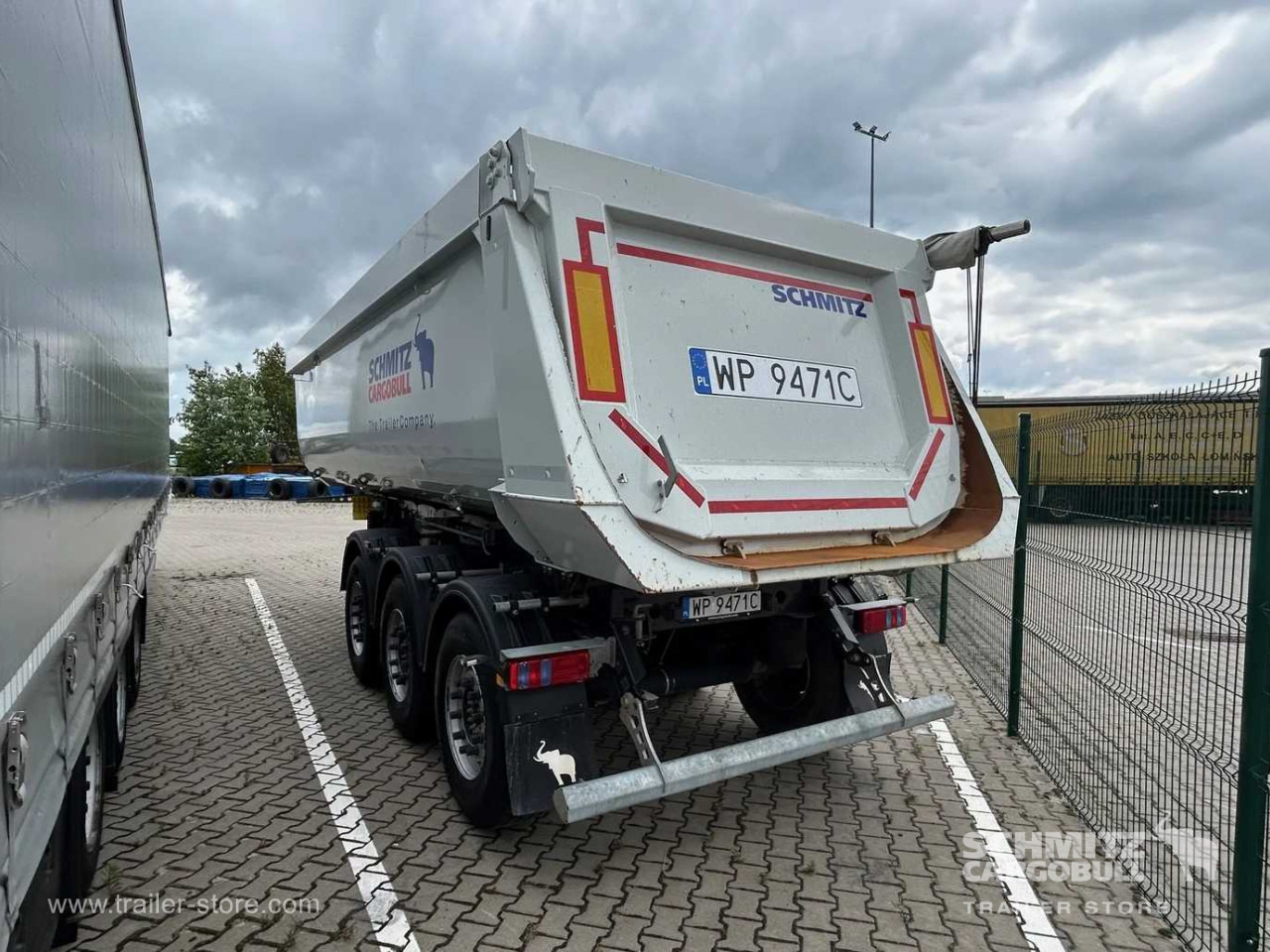 Semi-reboque basculante SCHMITZ Tipper steel-square sided body 28m³: foto 7