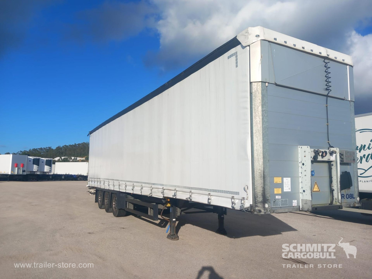 SCHMITZ Curtainsider Mega - Semi-reboque de lona: foto 1 SCHMITZ Curtainsider Mega - Semi-reboque de lona: foto 1