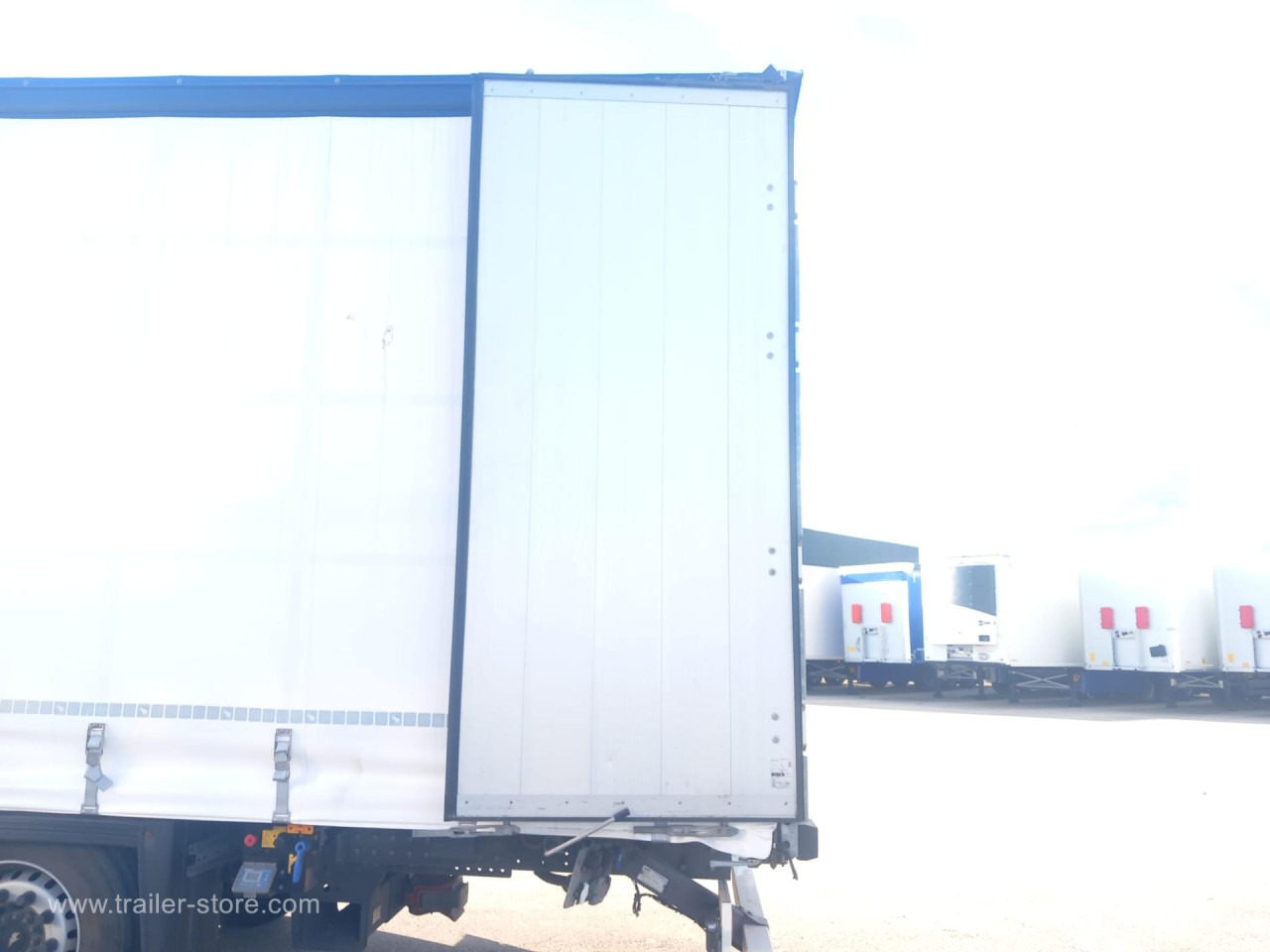 SCHMITZ Curtainsider Mega - Semi-reboque de lona: foto 5 SCHMITZ Curtainsider Mega - Semi-reboque de lona: foto 5