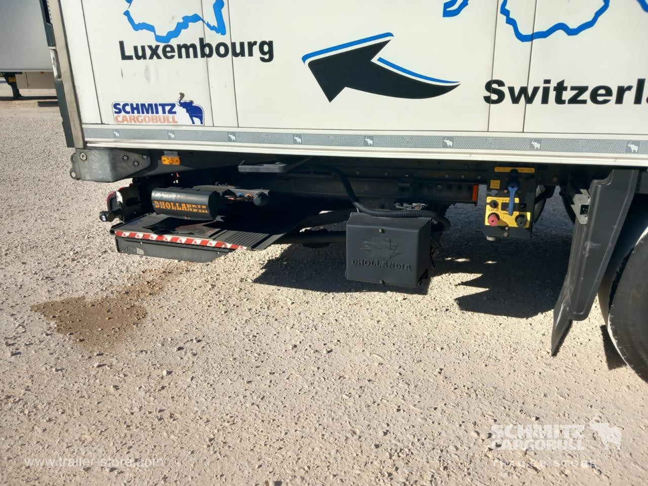 SCHMITZ Reefer Standard Taillift - Semi-reboque isotérmico: foto 4 SCHMITZ Reefer Standard Taillift - Semi-reboque isotérmico: foto 4