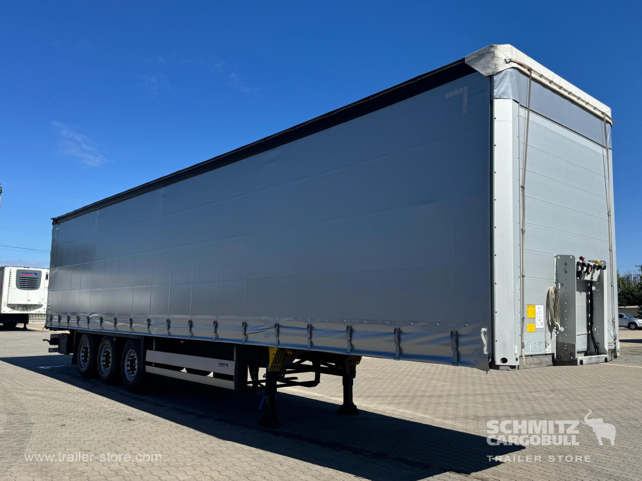 SCHMITZ Curtainsider Standard - Semi-reboque de lona: foto 1 SCHMITZ Curtainsider Standard - Semi-reboque de lona: foto 1