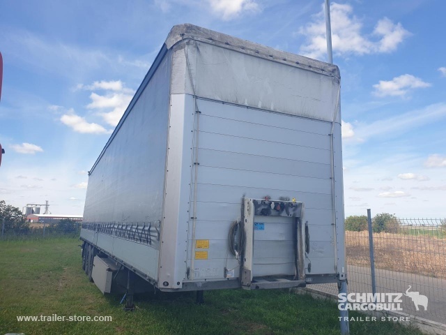 SCHMITZ Curtainsider Standard - Semi-reboque de lona: foto 1 SCHMITZ Curtainsider Standard - Semi-reboque de lona: foto 1