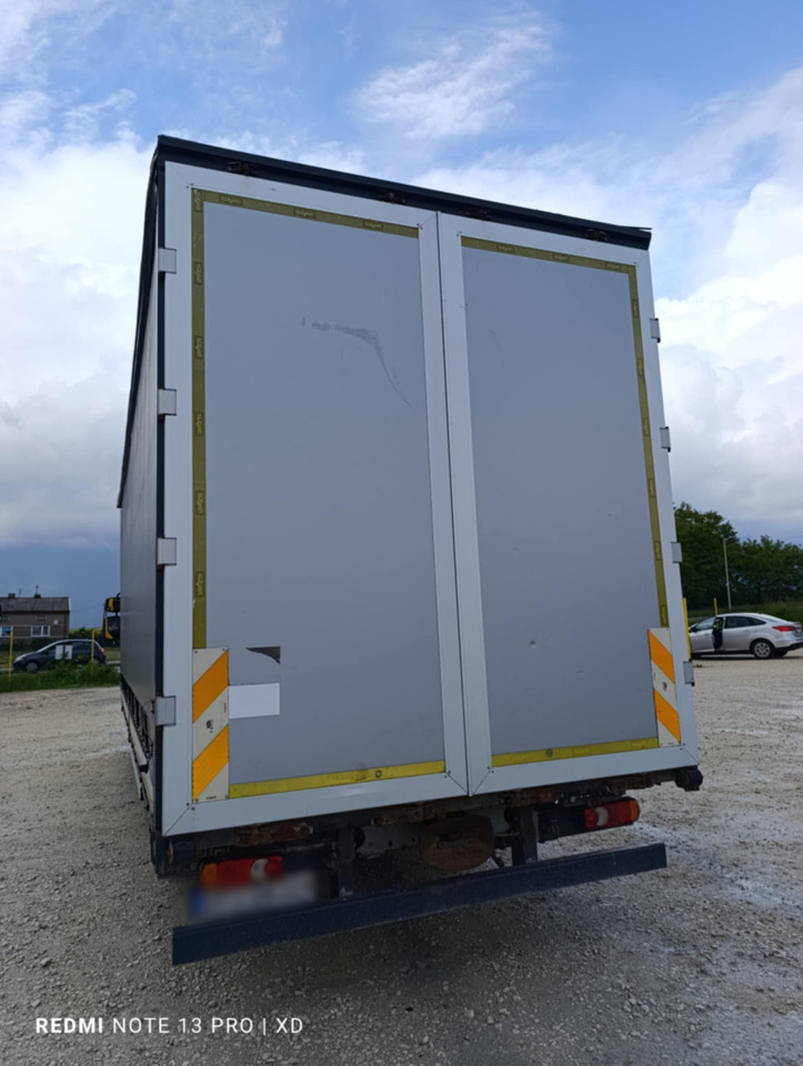 DAF LF 250 / Curtainsider 18 EPAL / sleeping cab - Camião de lona: foto 3 DAF LF 250 / Curtainsider 18 EPAL / sleeping cab - Camião de lona: foto 3