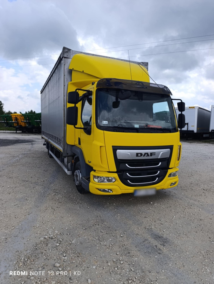 DAF LF 260 / Curtainsider 18 EPAL / sleeper cab - Camião de lona: foto 2 DAF LF 260 / Curtainsider 18 EPAL / sleeper cab - Camião de lona: foto 2
