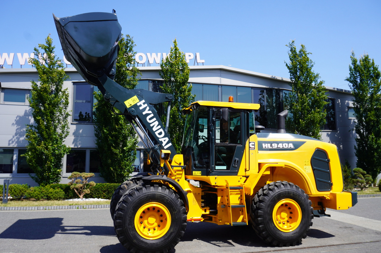 HYUNDAI HL940A articulated loader / year 2021 / weight 13.5t year of production 2021 - Pá carregadora de rodas: foto 1 HYUNDAI HL940A articulated loader / year 2021 / weight 13.5t year of production 2021 - Pá carregadora de rodas: foto 1