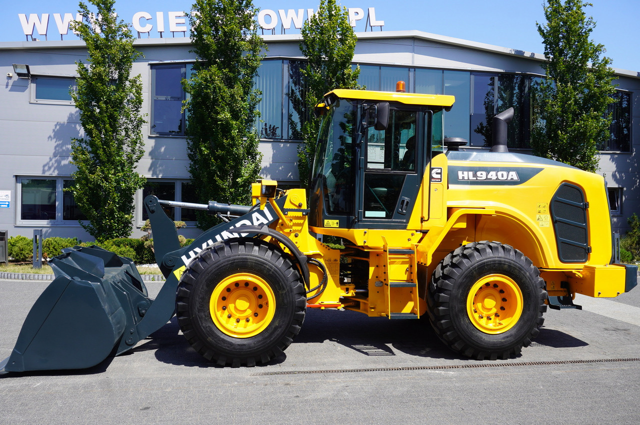 HYUNDAI HL940A articulated loader / year 2021 / weight 13.5t year of production 2021 - Pá carregadora de rodas: foto 3 HYUNDAI HL940A articulated loader / year 2021 / weight 13.5t year of production 2021 - Pá carregadora de rodas: foto 3