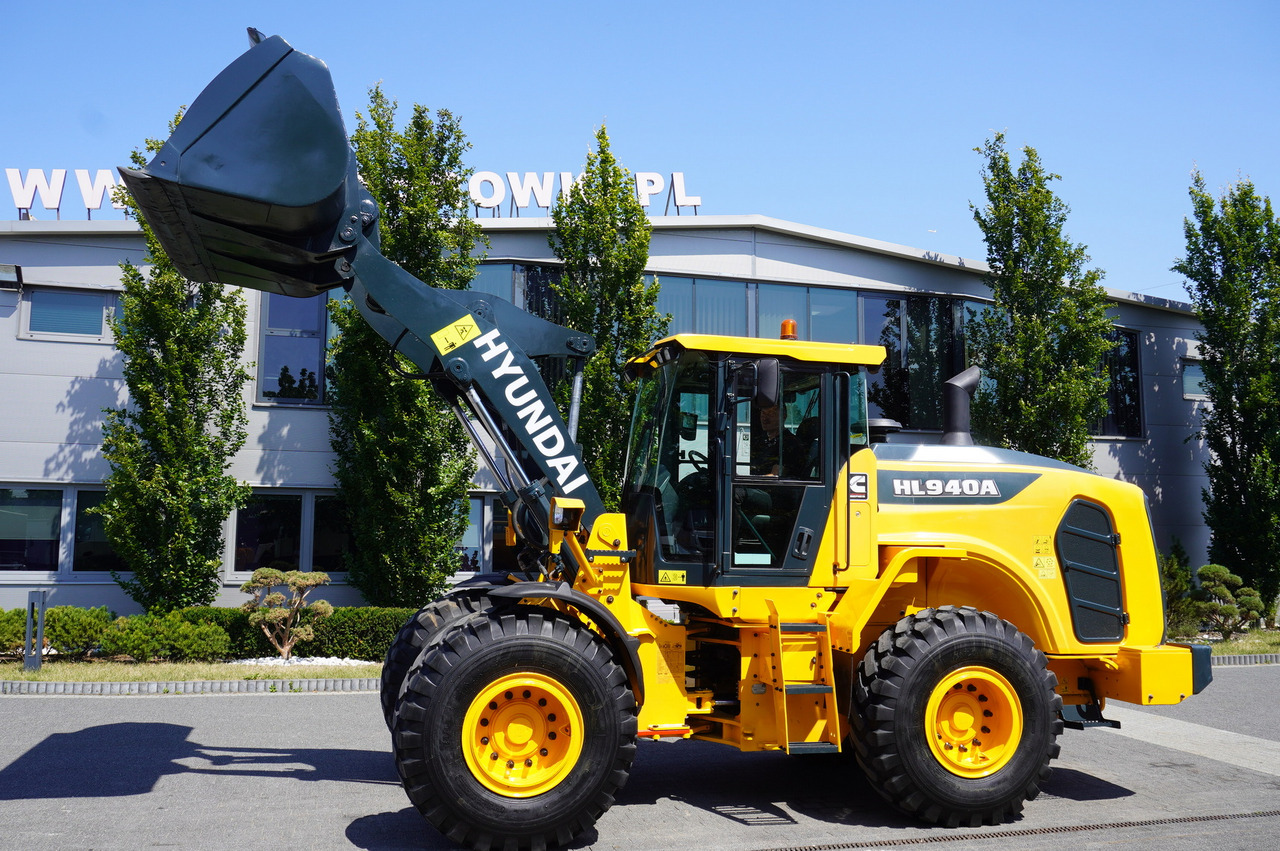 HYUNDAI HL940A articulated loader / year 2021 / weight 13.5t year of production 2021 - Pá carregadora de rodas: foto 2 HYUNDAI HL940A articulated loader / year 2021 / weight 13.5t year of production 2021 - Pá carregadora de rodas: foto 2