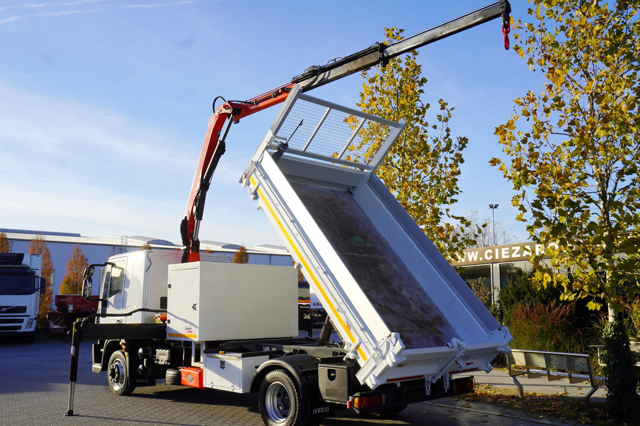 IVECO Eurocargo 120E18 Crane Palfinger / 3-way tipper / sleeper cab - Camião grua: foto 4 IVECO Eurocargo 120E18 Crane Palfinger / 3-way tipper / sleeper cab - Camião grua: foto 4