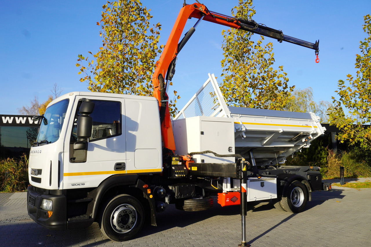 IVECO Eurocargo 120E18 Crane Palfinger / 3-way tipper / sleeper cab - Camião grua: foto 2 IVECO Eurocargo 120E18 Crane Palfinger / 3-way tipper / sleeper cab - Camião grua: foto 2