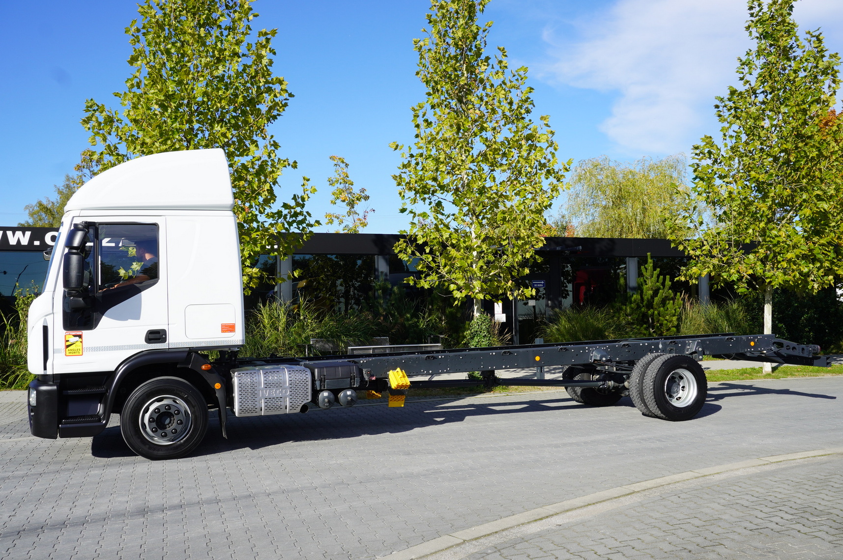 IVECO Eurocargo 140e19 4×2 E6 Glob / ADR / frame 8,1m - Camião chassi: foto 2 IVECO Eurocargo 140e19 4×2 E6 Glob / ADR / frame 8,1m - Camião chassi: foto 2