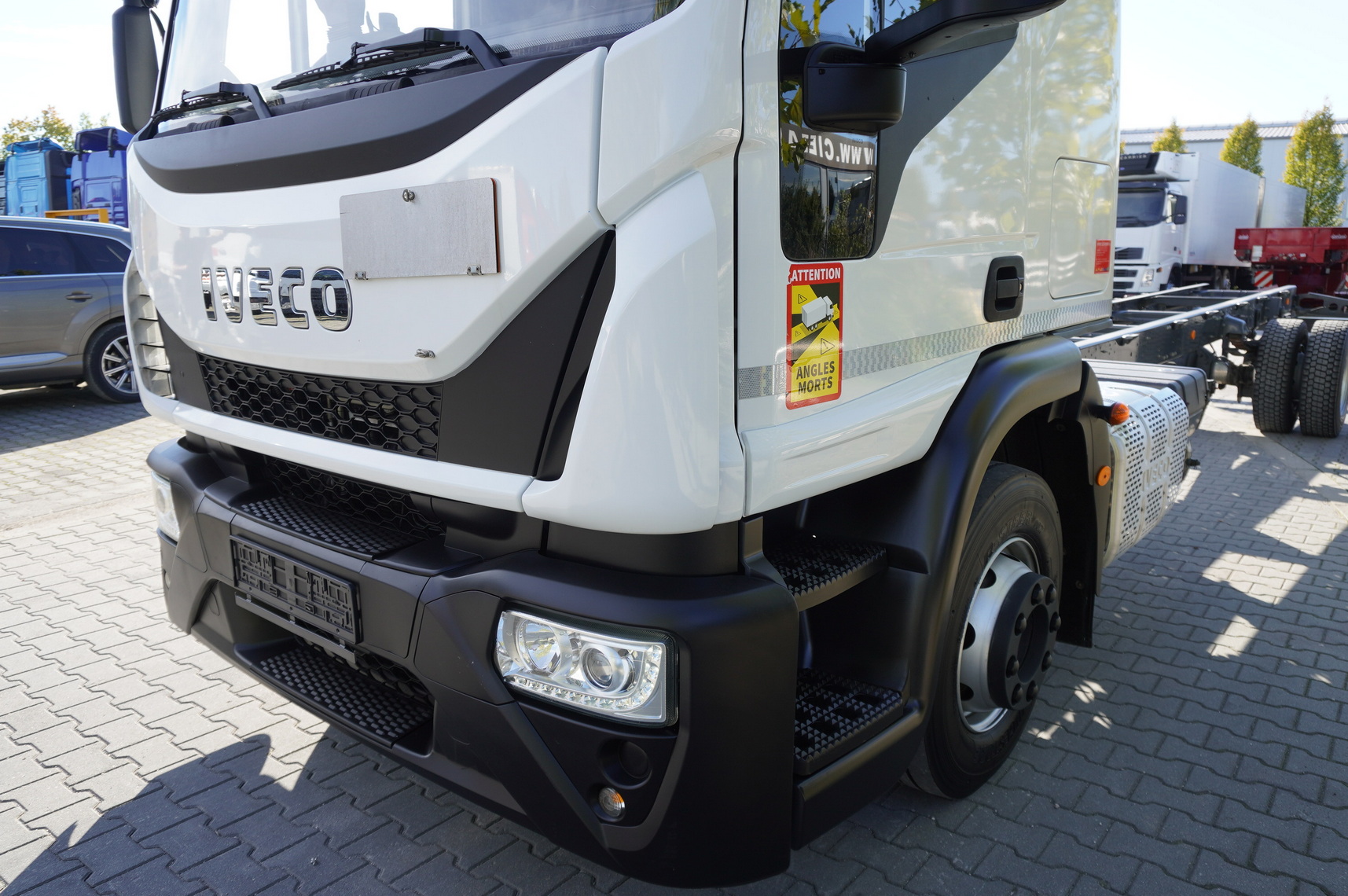 IVECO Eurocargo 140e19 4×2 E6 Glob / ADR / frame 8,1m - Camião chassi: foto 5 IVECO Eurocargo 140e19 4×2 E6 Glob / ADR / frame 8,1m - Camião chassi: foto 5