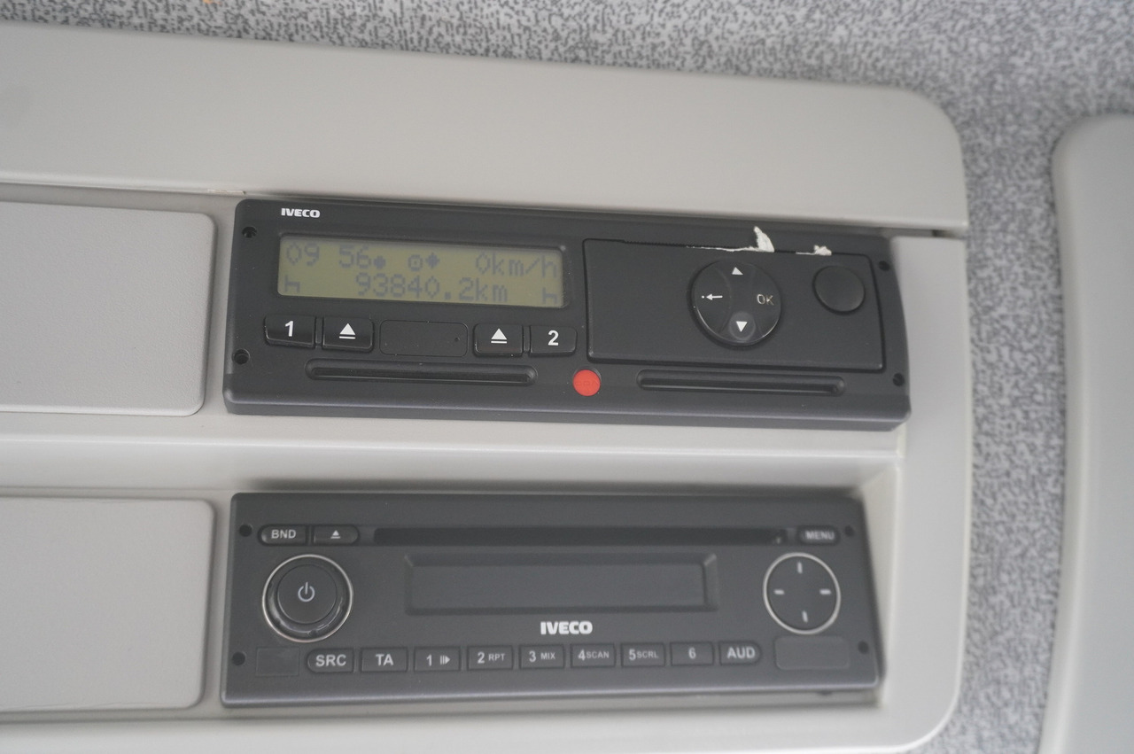 IVECO Eurocargo 150 E25 / 90 tho. km !!! / Tow truck - Camião de caixa aberta/ Plataforma: foto 2 IVECO Eurocargo 150 E25 / 90 tho. km !!! / Tow truck - Camião de caixa aberta/ Plataforma: foto 2