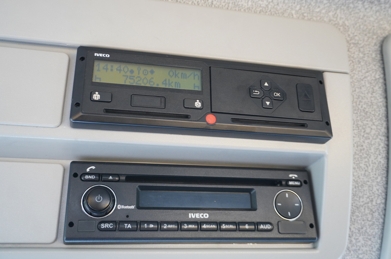 IVECO Eurocargo 160-210 / 75,000 km! / OMARS lowered tow truck platform / Fork - Camião transporte de veículos: foto 3 IVECO Eurocargo 160-210 / 75,000 km! / OMARS lowered tow truck platform / Fork - Camião transporte de veículos: foto 3