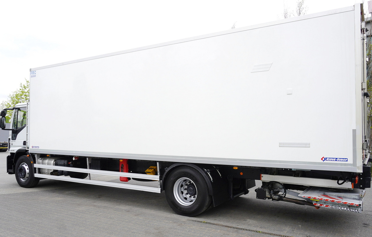 IVECO Eurocargo 190-280L E6 4x2 / Refrigerator / Dhollandia DHSM.20 tail lift / 21 pallets - Camião frigorífico: foto 3 IVECO Eurocargo 190-280L E6 4x2 / Refrigerator / Dhollandia DHSM.20 tail lift / 21 pallets - Camião frigorífico: foto 3
