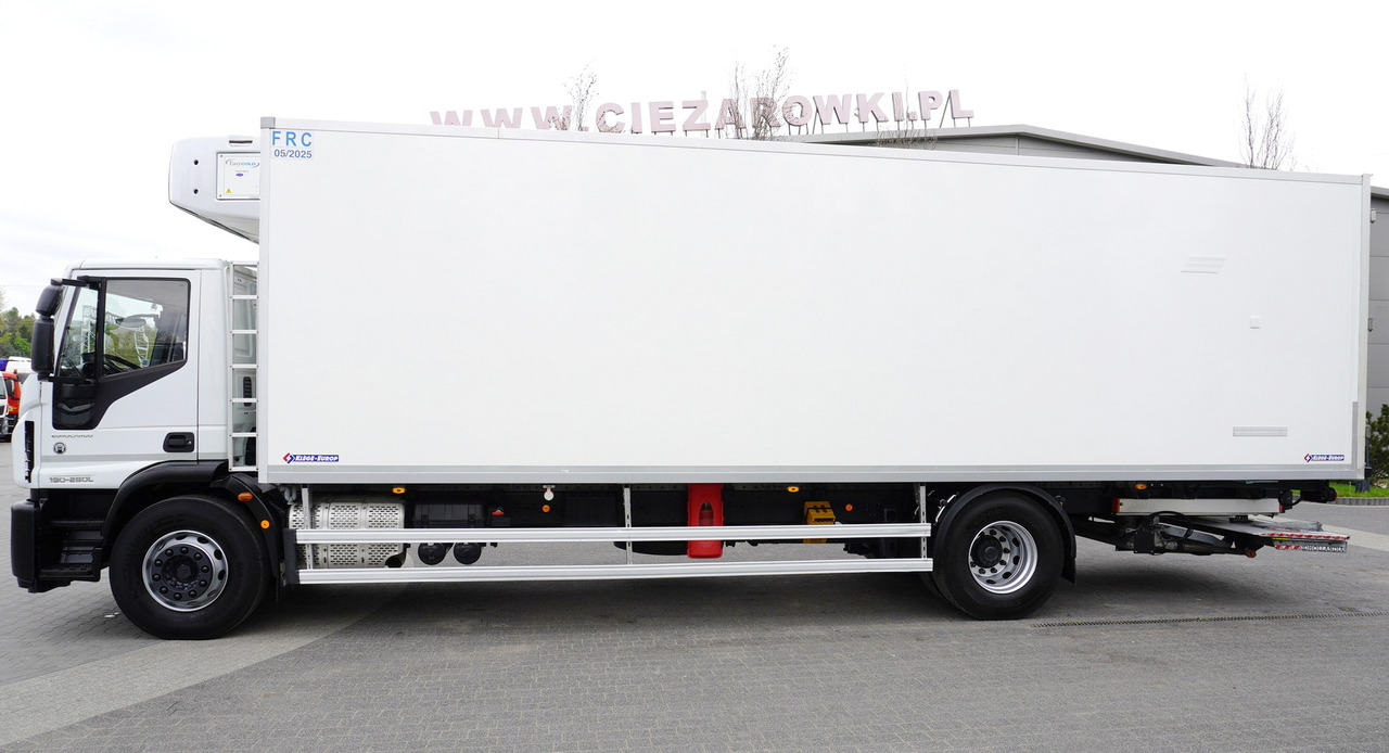 IVECO Eurocargo 190-280L E6 4x2 / Refrigerator / Dhollandia DHSM.20 tail lift / 21 pallets - Camião frigorífico: foto 2 IVECO Eurocargo 190-280L E6 4x2 / Refrigerator / Dhollandia DHSM.20 tail lift / 21 pallets - Camião frigorífico: foto 2