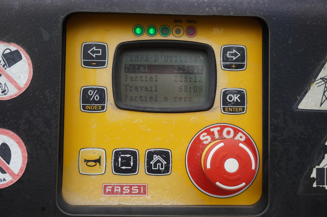 IVECO STRALIS 19.310 E6 / Flatbed 19 EPAL / FASSI F135 / 225 MTH! / 5.7 T - Camião grua, Camião grua: foto 2 IVECO STRALIS 19.310 E6 / Flatbed 19 EPAL / FASSI F135 / 225 MTH! / 5.7 T - Camião grua, Camião grua: foto 2