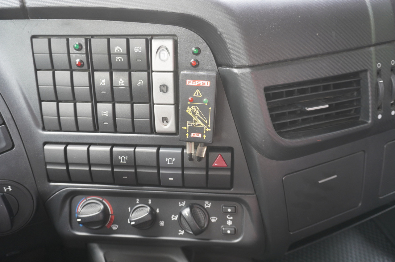 Leasing de IVECO STRALIS 330 E6 / FASSI 195A 8.5 T / 3-side tipper IVECO STRALIS 330 E6 / FASSI 195A 8.5 T / 3-side tipper: foto 27