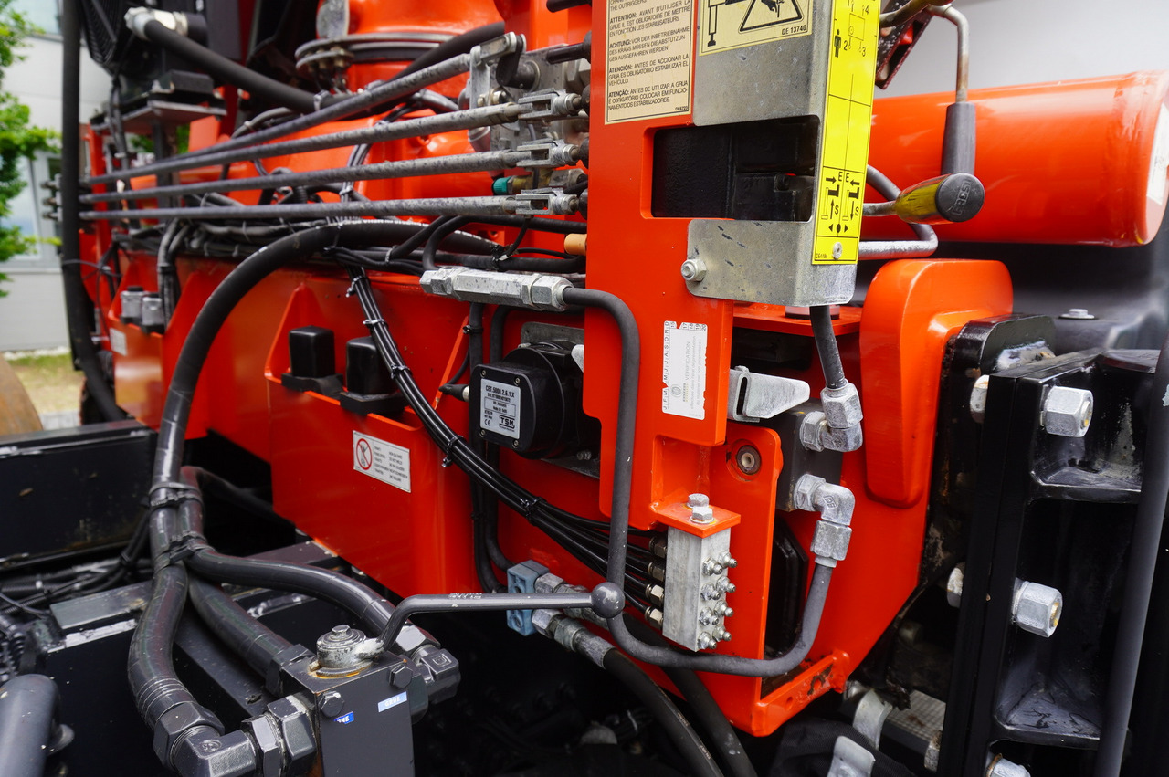 Leasing de IVECO STRALIS 330 E6 / FASSI 195A 8.5 T / 3-side tipper IVECO STRALIS 330 E6 / FASSI 195A 8.5 T / 3-side tipper: foto 11