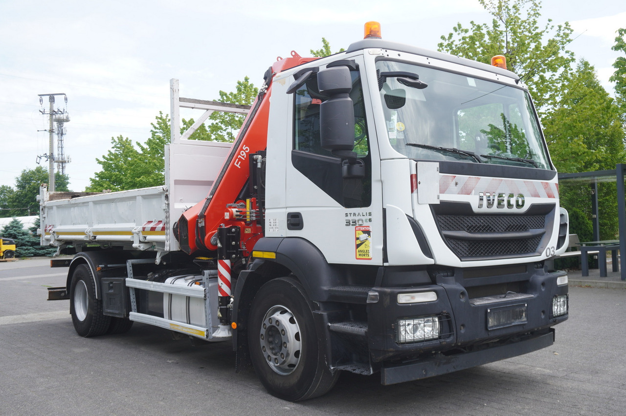 Camião basculante, Camião grua IVECO STRALIS 330 E6 / FASSI 195A 8.5 T / 3-side tipper: foto 6