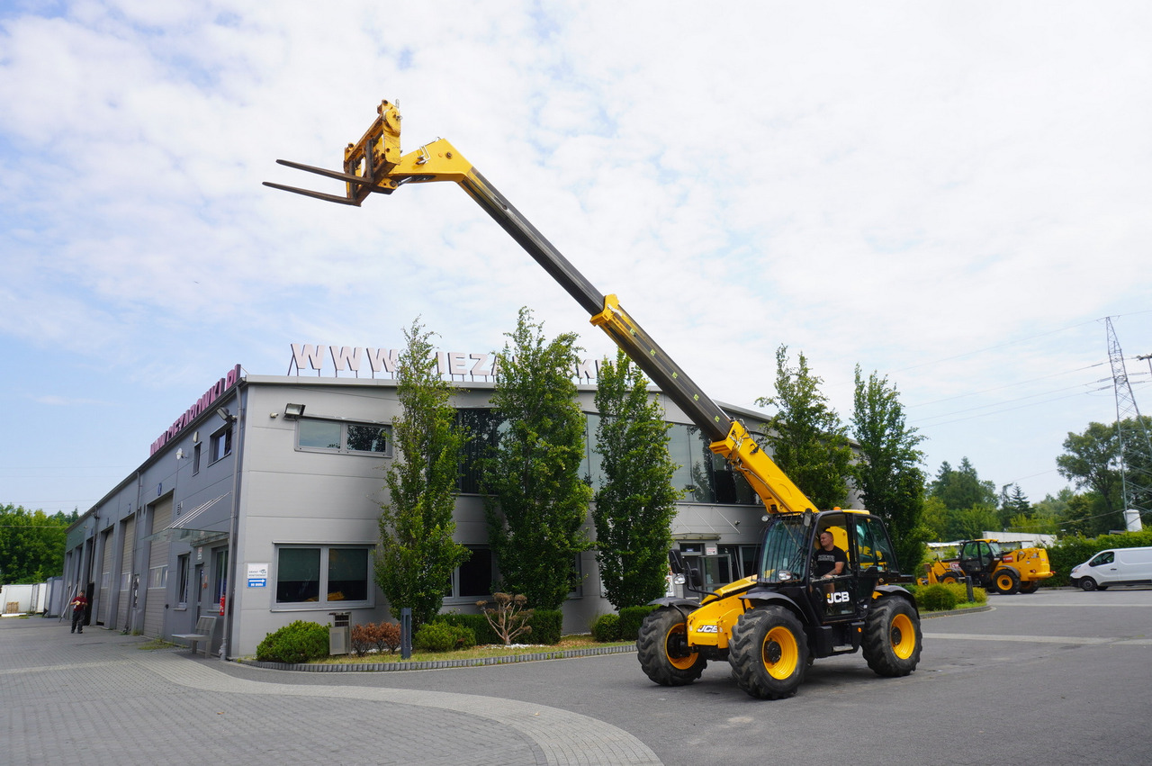 Leasing de JCB 535-95 / 3.5 T / range 9.5 m / joystick / 2021 JCB 535-95 / 3.5 T / range 9.5 m / joystick / 2021: foto 21 Leasing de JCB 535-95 / 3.5 T / range 9.5 m / joystick / 2021 JCB 535-95 / 3.5 T / range 9.5 m / joystick / 2021: foto 21