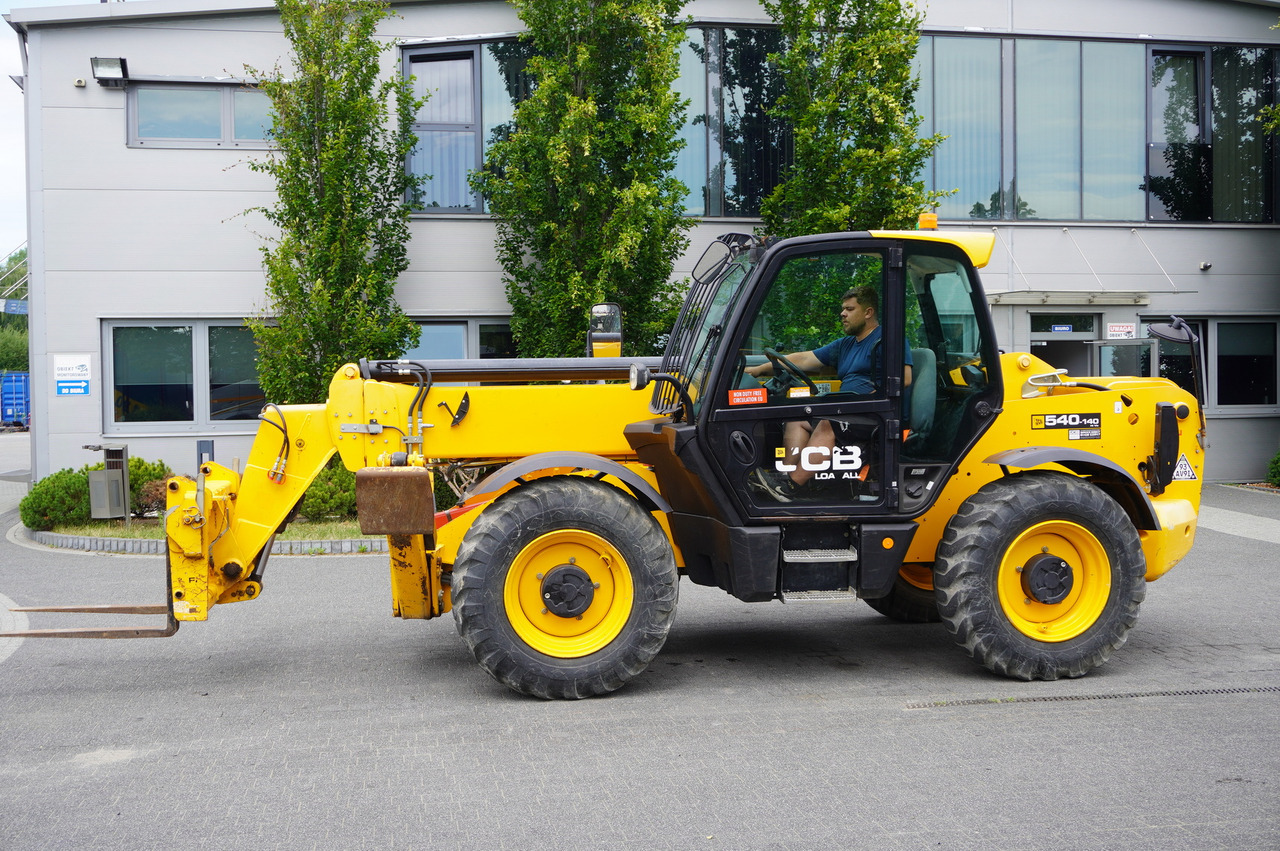 JCB 540-140 telescopic loader / 14 m range / 1800 MTH - Empilhador telescópico: foto 3 JCB 540-140 telescopic loader / 14 m range / 1800 MTH - Empilhador telescópico: foto 3