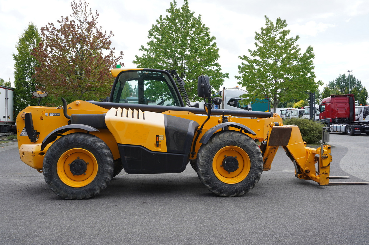 JCB 540-140 telescopic loader / 14 m range / 1800 MTH - Empilhador telescópico: foto 4 JCB 540-140 telescopic loader / 14 m range / 1800 MTH - Empilhador telescópico: foto 4