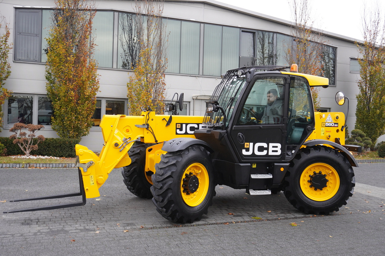 JCB 560-80 / 6 ton lifting capacity / power 146 HP - Pá carregadora de rodas: foto 4 JCB 560-80 / 6 ton lifting capacity / power 146 HP - Pá carregadora de rodas: foto 4