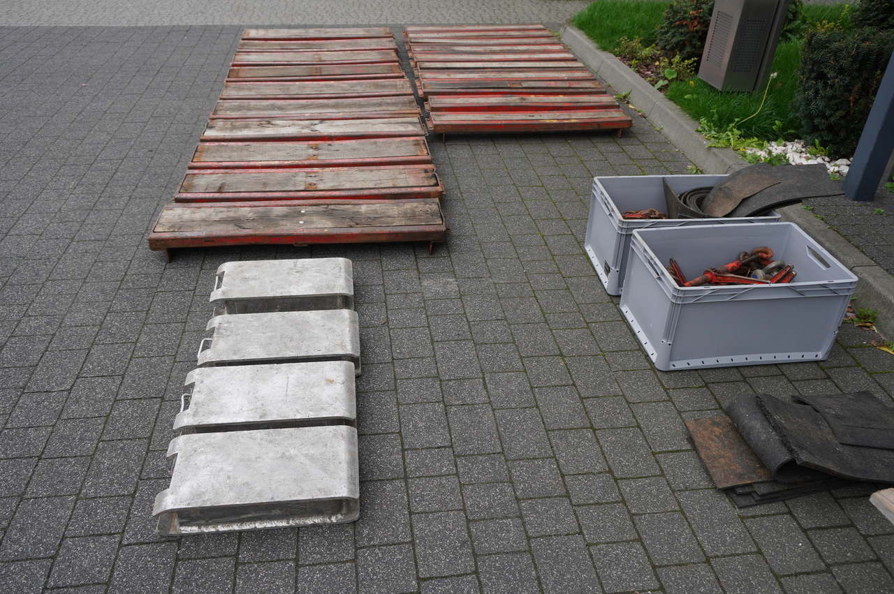 Semi-reboque baixa KÄSSBOHRER LB2 TIEF-BETT low loader semi-trailer / 16.5 m / Extendable semi-trailer / steered axles / 2 units: foto 24 Semi-reboque baixa KÄSSBOHRER LB2 TIEF-BETT low loader semi-trailer / 16.5 m / Extendable semi-trailer / steered axles / 2 units: foto 24