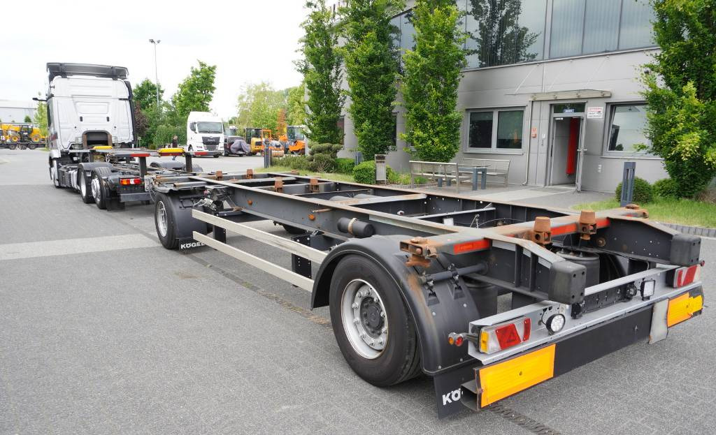 KOGEL BDF Low Deck Mega trailer - Reboque transportador de contêineres/ Caixa móvel: foto 3 KOGEL BDF Low Deck Mega trailer - Reboque transportador de contêineres/ Caixa móvel: foto 3